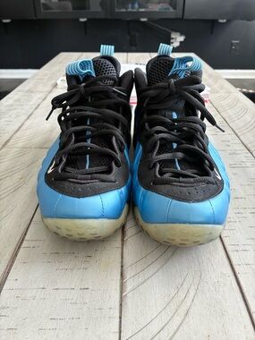 Nike Mens Blue and Black Foamposite Basketball Sneakers